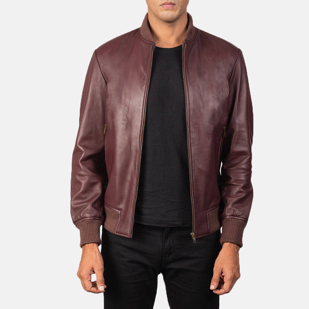 
Shane Kastanjebrun Bomberjakke i Læder til Mænd in Maroon Sheepskin Leather - Forfra med skræddersyet silhuet | Køb online