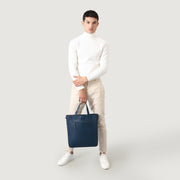 
The Poet Tote bag i læder – alternate product view 2