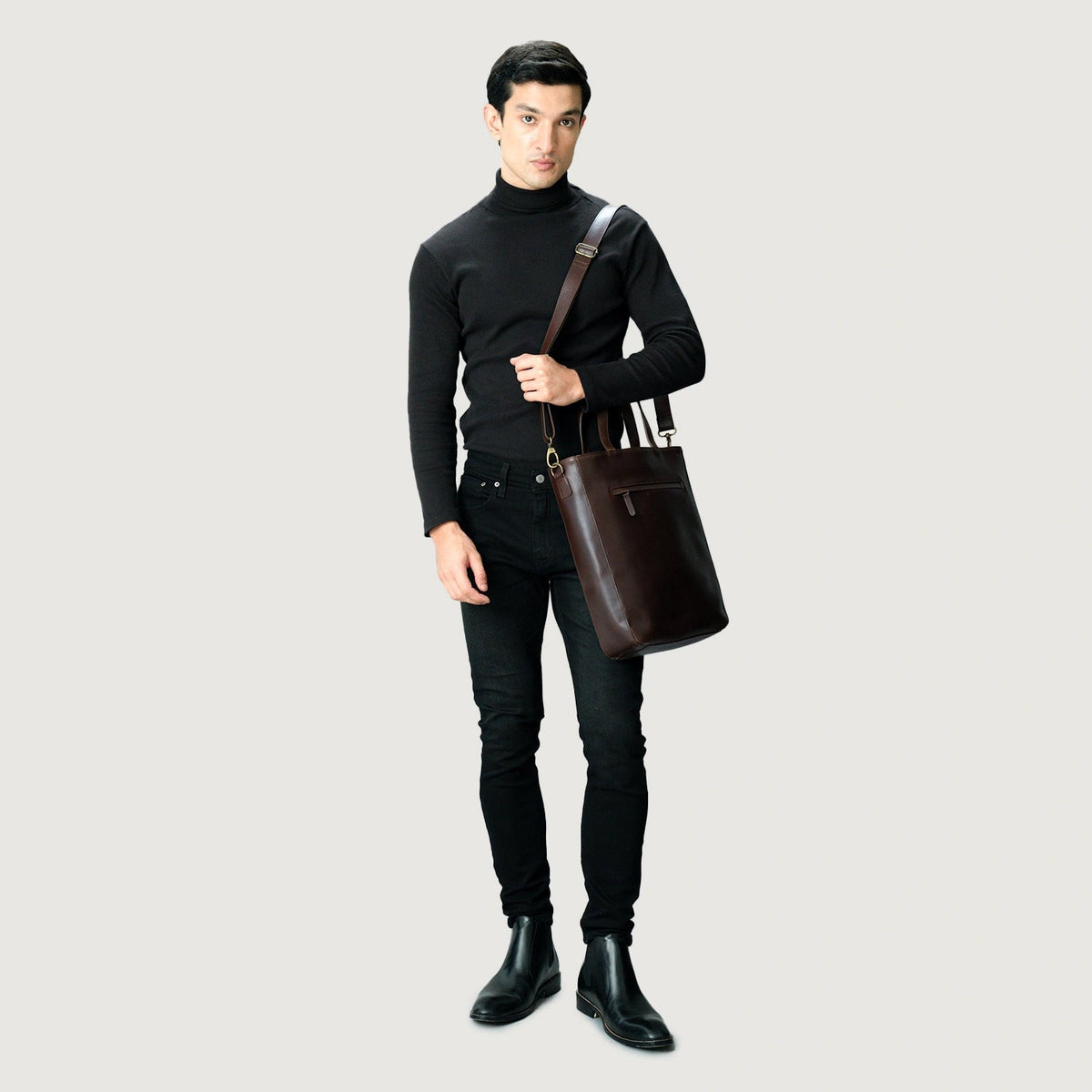 
Indvendig visning Showing Dedicated Padded Laptop Sleeve & Multi-Compartment Organization