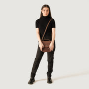 
Tan Full Grain Naturally Milled Cowhide Leather. Leather Bag - Bagfra med forstærkede læderremme og syninger