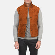 Men's Tony Brun Suede Vest til Mænd in Brown Goatskin Suede - Front Profile View &amp; Tailored Silhouette | Buy Online