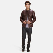 Close-Up Detail of Band with snap button &amp; Zipper Hardware on Urbane Quilted Maroon Læder Bikerjakke til Mænd