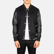 Men's Vaxton Sort Hybrid Varsity Læderjakke til Mænd in Black Sheepskin Leather - Front Profile View &amp; Tailored Silhouette | Buy Online