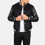 
Vaxton Sort Striped Hybrid Varsity Læderjakke til Mænd in Black Sheepskin Leather - Forfra med skræddersyet silhuet | Køb online