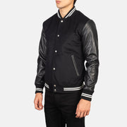 
Black Sheepskin Leather Varsity Jacket - Bagfra med tilpassede skuldre og ren kant