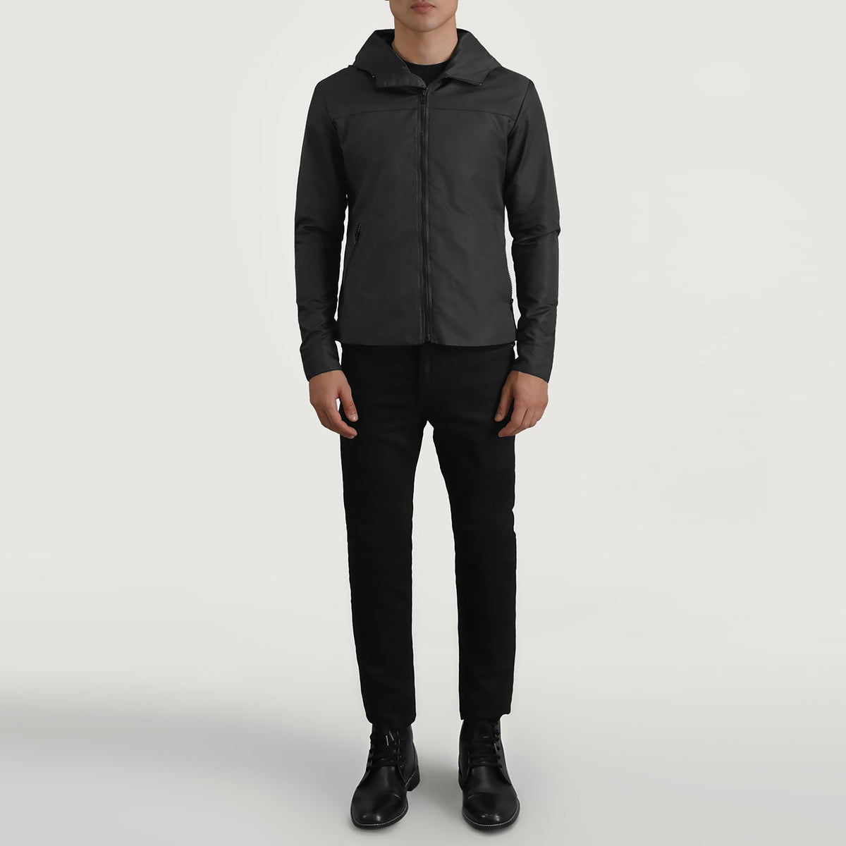 
Wesley Sort Hooded Windbreaker Læderjakke til Mænd - Sideprofil med ergonomisk ærmesnit