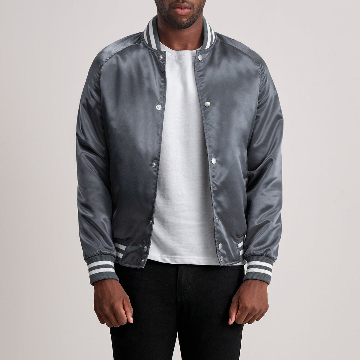 Xander Grey Varsity Læderjakke til Mænd - Lateral Side Profile View Showing Sleeve Cut &amp; Athletic Taper Fit