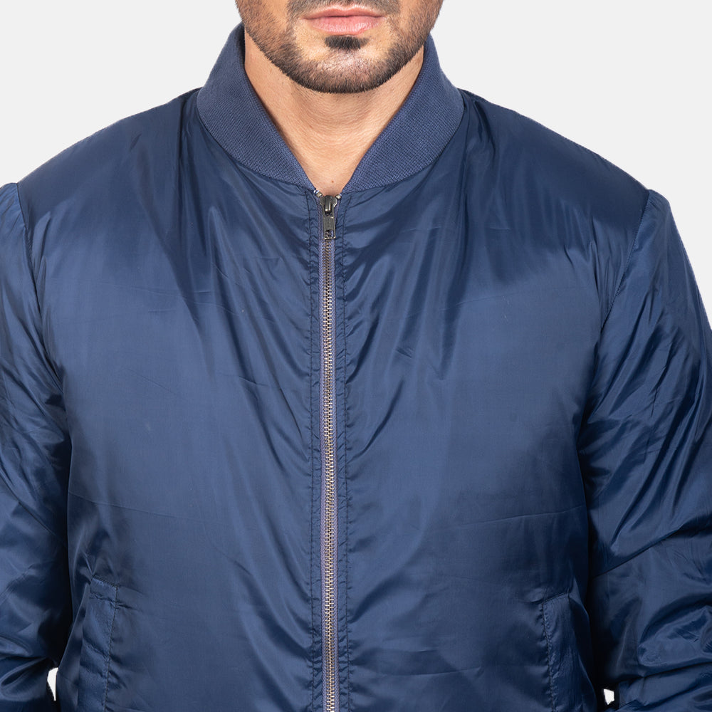 
Indvendig visning Showing Quilted Viscose Lining & To funktionelle inderlommer