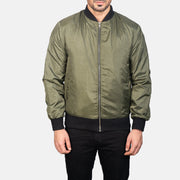 Close-Up Detail of Varsity &amp; Zipper Hardware on Men's Zack Green Læder Bomberjakke til Mænd