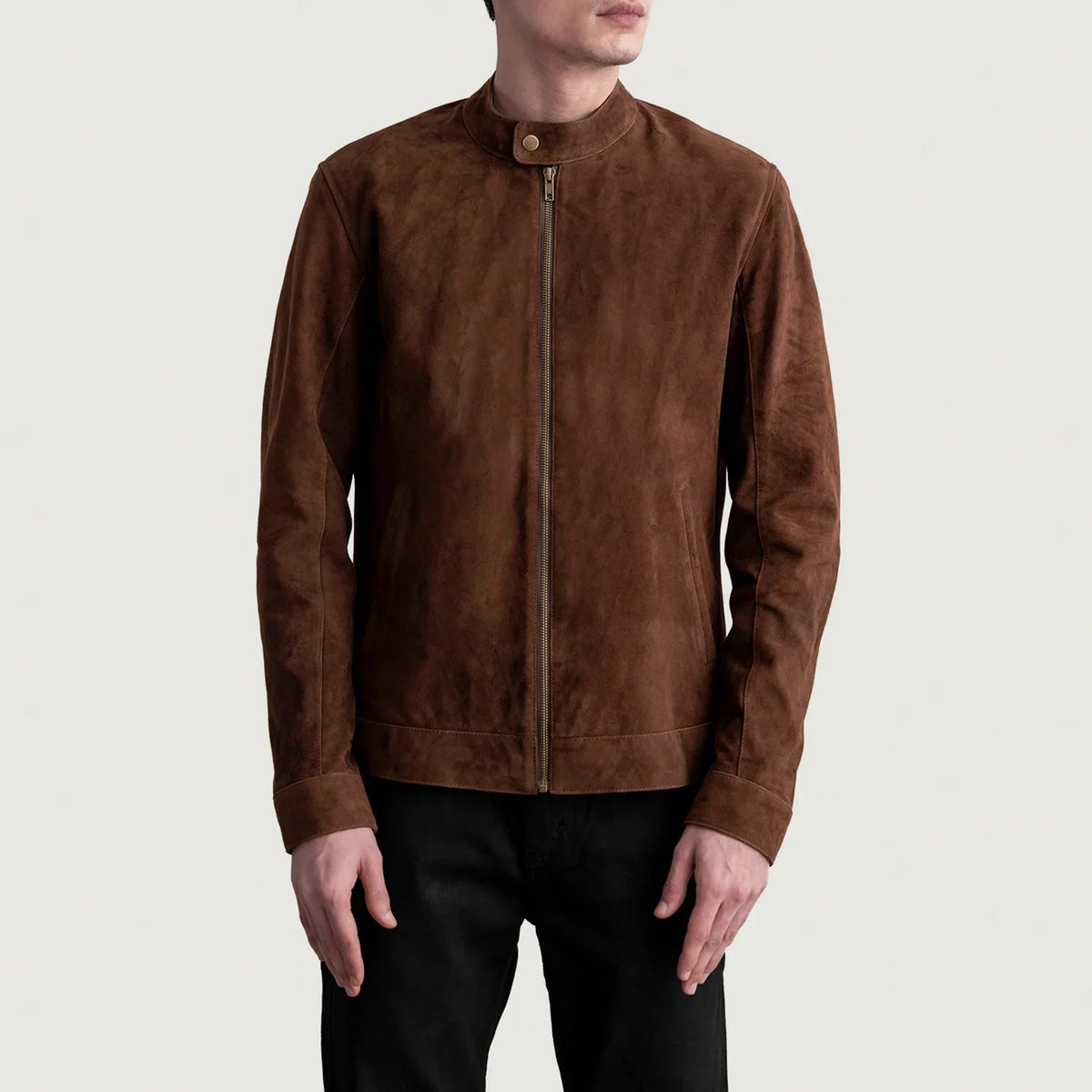 Zen Brun Suede Læder Bikerjakke til Mænd - Lateral Side Profile View Showing Sleeve Cut &amp; Athletic Taper Fit